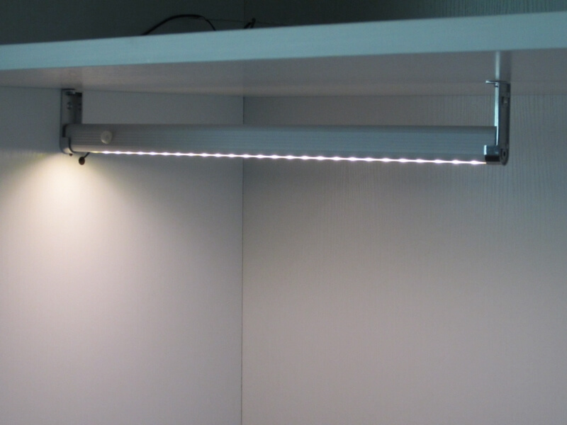 LED PIR sensor wardrobe light/led closet rod 