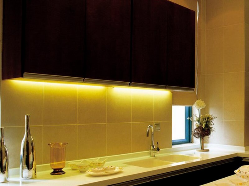 How to choose kitchen under cabinet lighting?