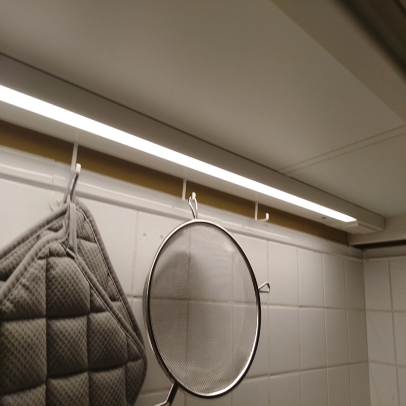 under cabinet strip lighting